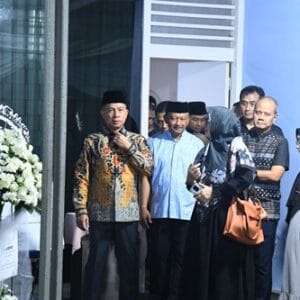 Panglima TNI Melayat Almarhum Marsma TNI Fajar Adriyanto, Kenang Sosok Bersahaja dan Penuh Senyum Panglima TNI Melayat Almarhum Marsma TNI Fajar Adriyanto, Kenang Sosok Bersahaja dan Penuh Senyum