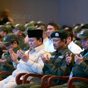 Panglima TNI Dampingi Presiden RI Beri Pembekalan Kepala Sekolah dan Guru Sekolah Rakyat Panglima TNI Dampingi Presiden RI Beri Pembekalan Kepala Sekolah dan Guru Sekolah Rakyat