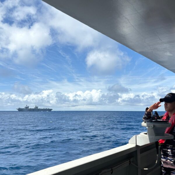 Koarmada III Gelar Passex dan Waspam Bersama UK Carrier Strike Group di Perairan Barat Daya Pulau Buru