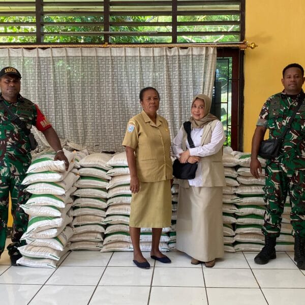 Kodam XVIII/Kasuari Mendukung Penuh Program Penyaluran Bantuan Beras Bulog