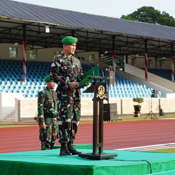 Kakordos Akmil Pimpin Upacara Bendera Minggu Pertama Bulan Agustus