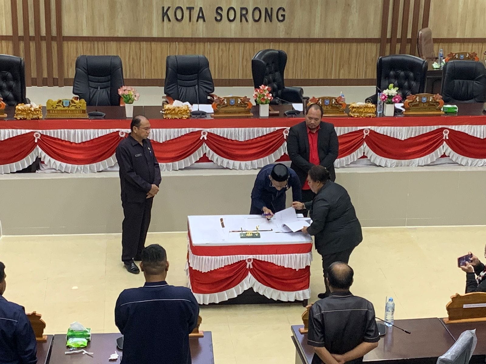 DPR Kota Sorong Tetapkan 13 Raperda Prioritas Tahun 2025, Wujudkan Tata Kelola Pemerintahan yang Lebih Baik