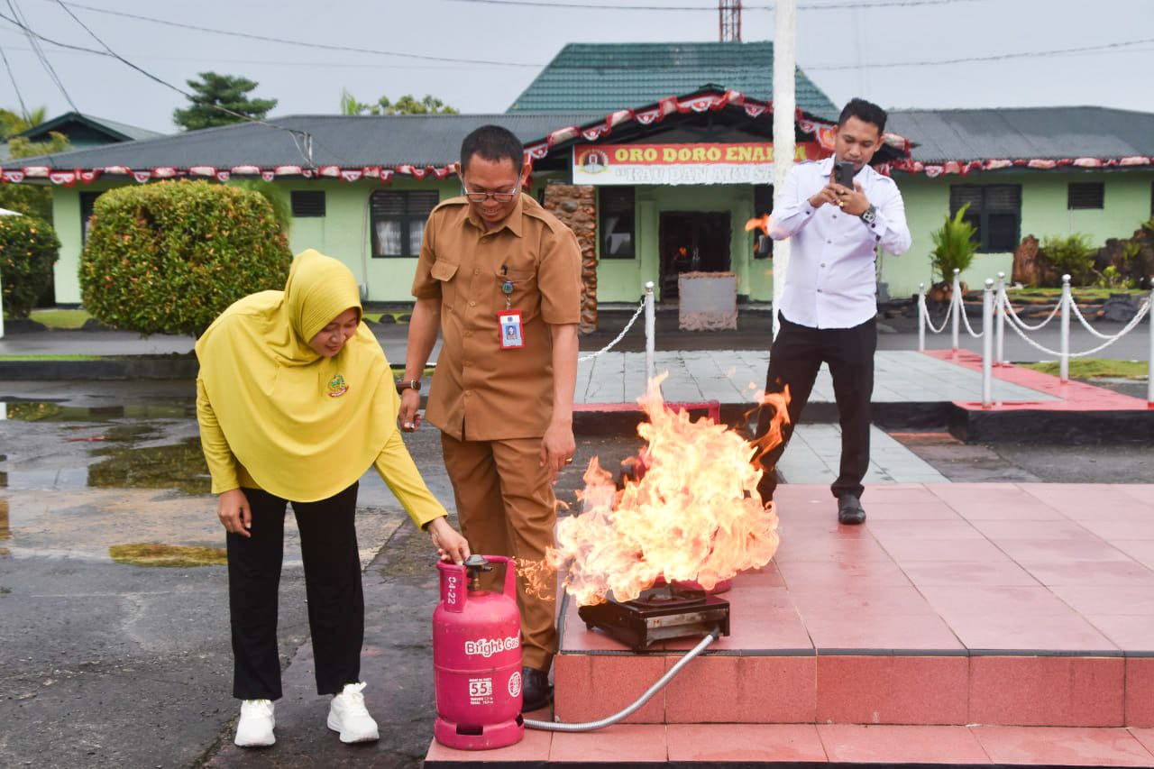 Prajurit Kodim 1710/Mimika dan Persit KCK Cabang XXXV Terima Sosialisasi Penggunaan Gas LPG