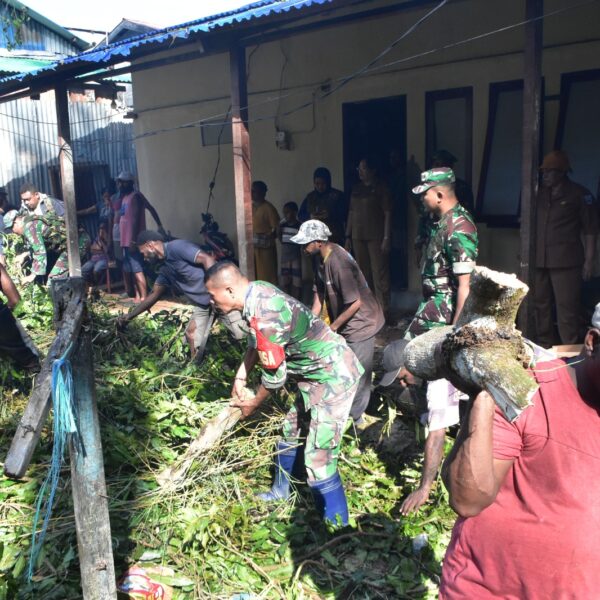 BPBD Kota Sorong dan Kodim 1802 Tanggap Darurat Longsor, Tiga Rumah Tertimbun