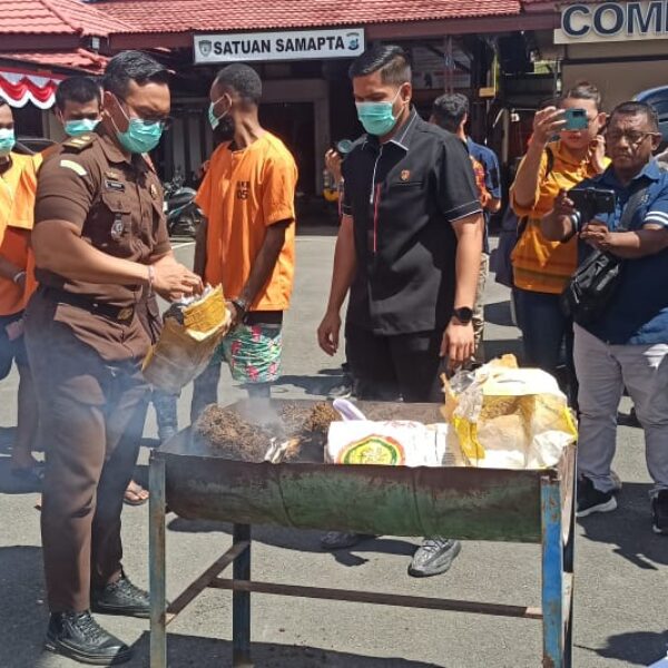 Polresta Sorong Kota Musnahkan Ganja dan Sabu, Serukan Warga Bangkit Melawan Narkoba