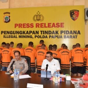 Kapolda Papua Barat: Tembus Akar Jaringan Tambang Emas Ilegal, Dua Pemodal Masuk DPO Kapolda Papua Barat: Tembus Akar Jaringan Tambang Emas Ilegal, Dua Pemodal Masuk DPO