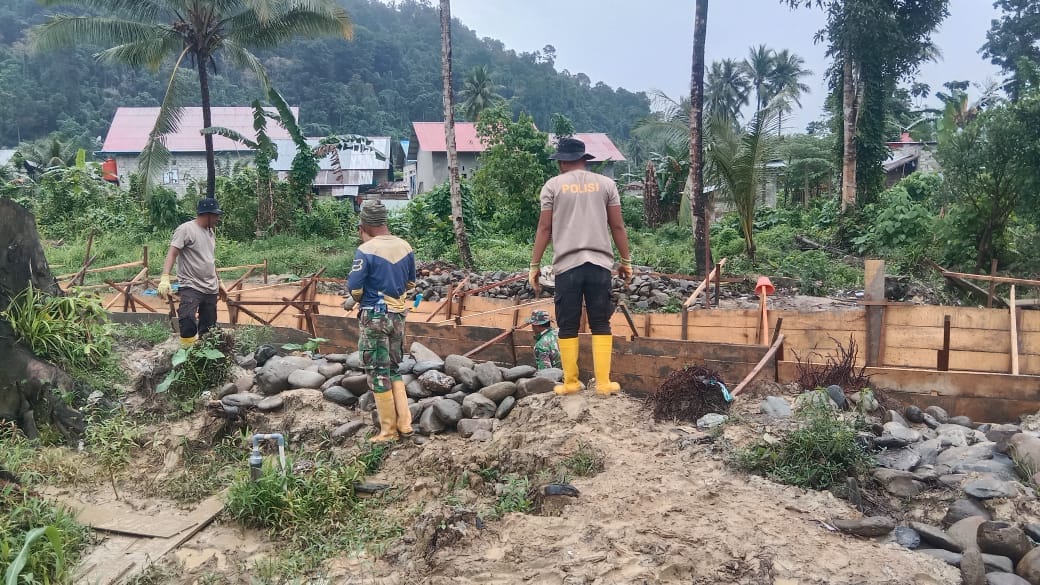 Reol/Drainase Raksasa Menjadi Tantangan Satgas TMMD 125 Kodim 1506/Namlea di Kab. Buru Selatan