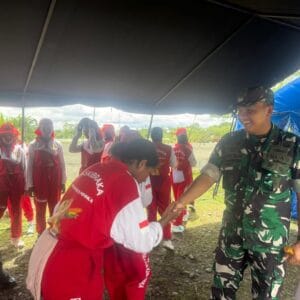 Motivasi Serta Tingkatkan Semangat Berlatih, Dandim 1710/Mimika Tinjau Latihan Anggota Paskibraka Kab. Mimika Tahun 2025 Motivasi Serta Tingkatkan Semangat Berlatih, Dandim 1710/Mimika Tinjau Latihan Anggota Paskibraka Kab. Mimika Tahun 2025