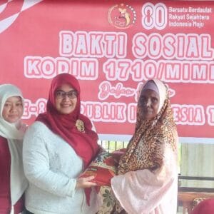 Sambut HUT RI Ke-80 Tahun 2025, Kodim 1710/Mimika Gelar Bakti Sosial Bagi Sembako Kepada Kaum Dhuafa Dan Mualaf Sambut HUT RI Ke-80 Tahun 2025, Kodim 1710/Mimika Gelar Bakti Sosial Bagi Sembako Kepada Kaum Dhuafa Dan Mualaf