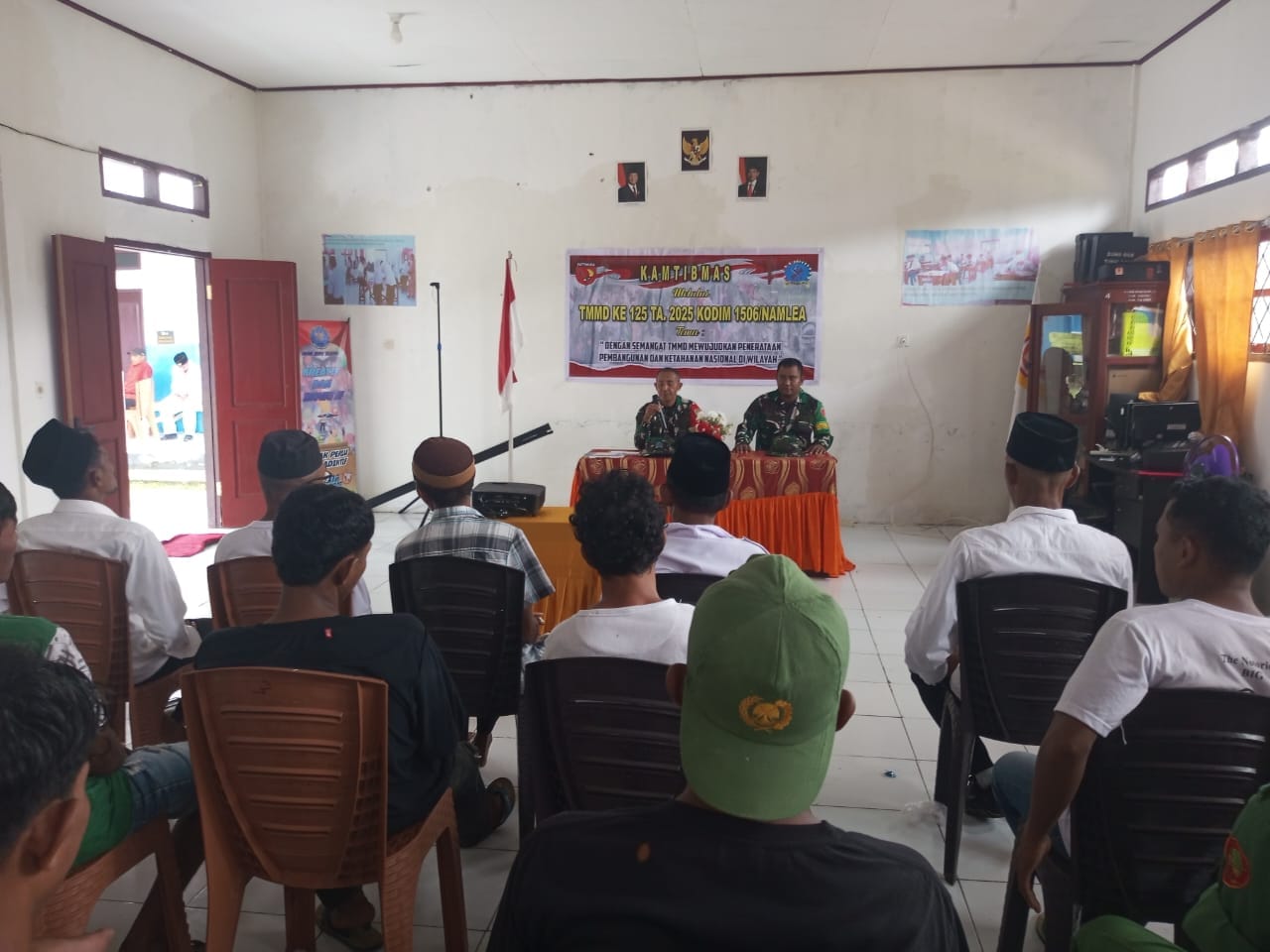 Satgas TMMD Kodim 1506/Namlea Melaksanakan Kegiatan Sosialisasi Tentang Keamanan dan Ketertiban Masyarakat (Kamtibmas) di Desa Hote