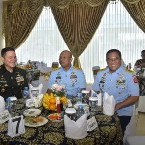 Gubernur Akmil Hadiri Sertijab Gubernur AAU di Yogyakarta