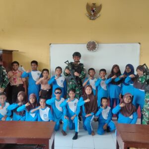 Tanamkan Disiplin, Satgas Yonif 410/Alugoro Ajarkan PBB Kepada Siswa di Perbatasan RI-PNG
