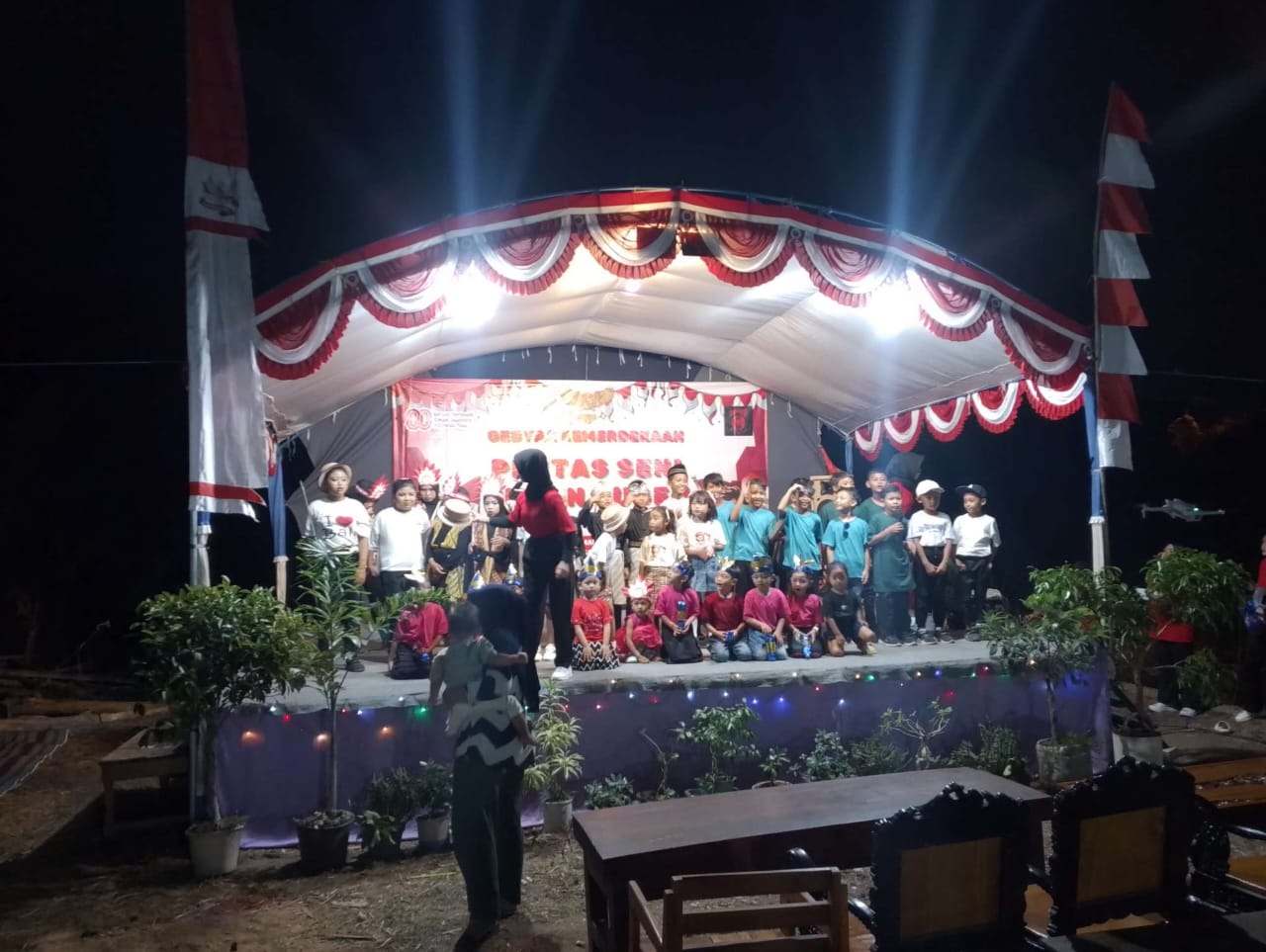 Semarakkan HUT RI Ke 80, Warga Dusun Sugeh Sukses Gelar Acara Pentas Seni Semarakkan HUT RI Ke 80, Warga Dusun Sugeh Sukses Gelar Acara Pentas Seni