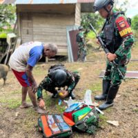 Pelayanan Kesehatan Gratis Untuk Masyarakat Di Perbatasan Dari Satgas Pamtas RI-PNG Yonif 410/Alugoro