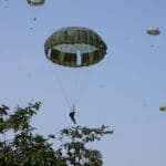 Airborne Operations: Prajurit TNI dan Pasukan Multinasional Kuasai Langit Baturaja