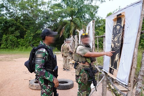Pasukan Khusus TNI dan USSOF Gelar Latihan Menembak Reaksi di Baturaja