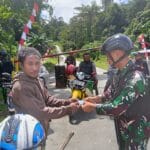 Cegah Kegiatan Ilegal, Personel Satgas Pamtas Yonif 410/Alugoro  Gelar Sweeping Jalan Lintas Perbatasan