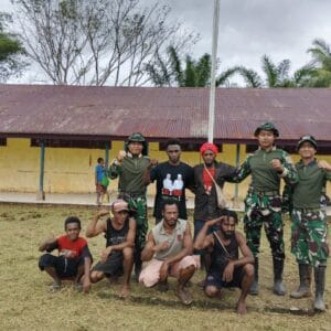 Karya Bakti Merah Putih Satgas Yonif 126/KC: Menyemai Harapan di SD Kampung Umap Karya Bakti Merah Putih Satgas Yonif 126/KC: Menyemai Harapan di SD Kampung Umap