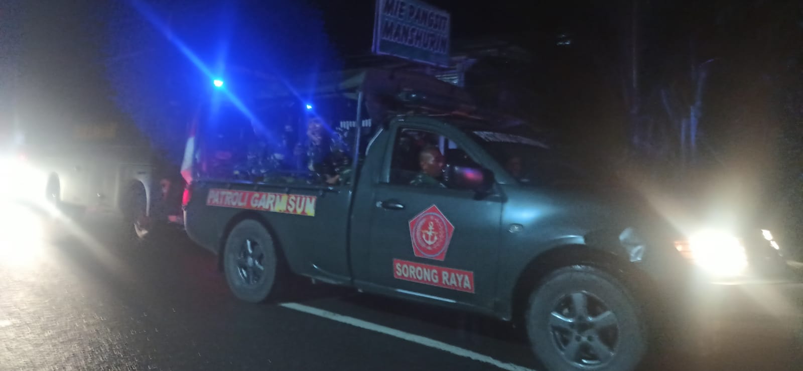 Patroli Gabungan TNI–POLRI, Kota Sorong Tetap Kondusif Pasca Unjuk Rasa