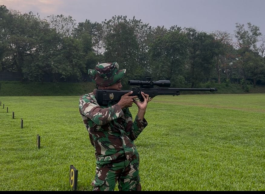 Asah Naluri Tempur, Prajurit Yonif 2 Marinir Laksanakan Latihan Menembak Sniper dan Senapan