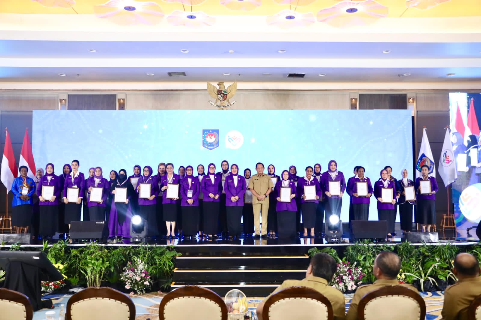 Mendagri Apresiasi Kiprah Posyandu, Sebut Miliki Peran sebagai Mesin Sosial di Lingkup Masyarakat Mendagri Apresiasi Kiprah Posyandu, Sebut Miliki Peran sebagai Mesin Sosial di Lingkup Masyarakat