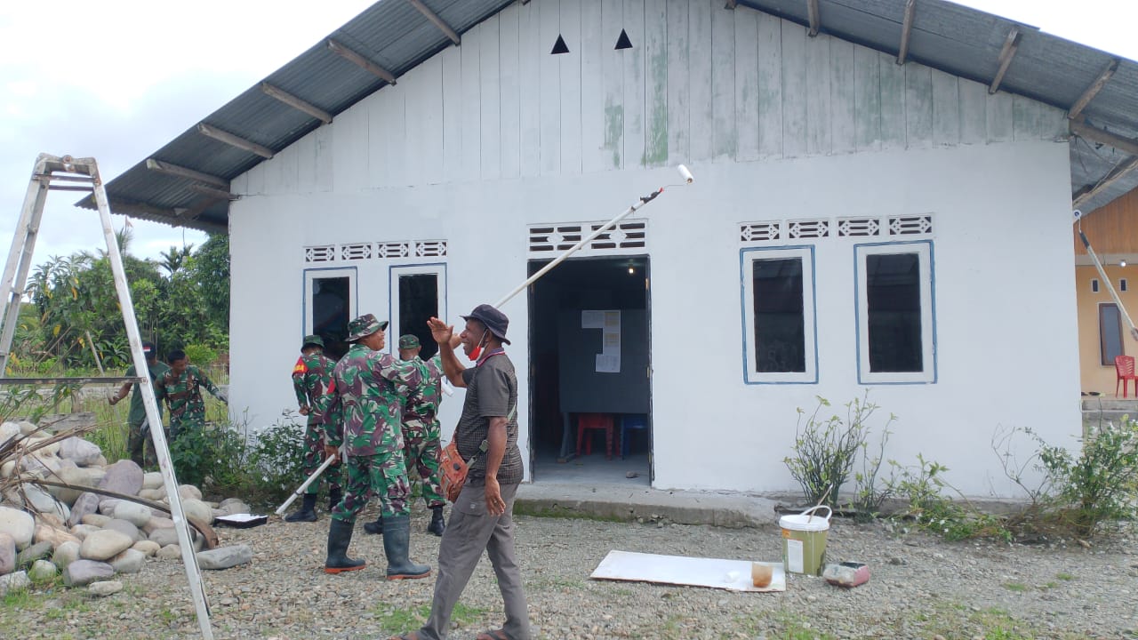 Kodim 1710/Mimika Gelar Karya Bakti Perbaiki Tempat Ibadah Dalam Rangka Memperingati HUT Ke-80 TNI Tahun 2025