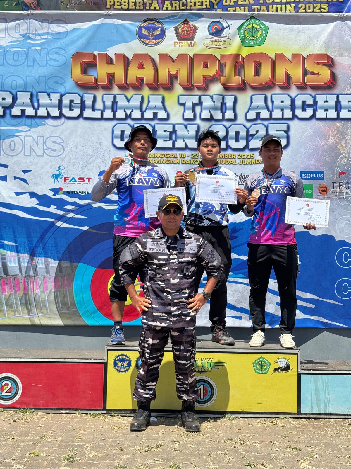 Prajurit Yonif 2 Marinir Berhasil Raih Medali dalam Ajang Lomba Panahan Panglima TNI Cup 2025