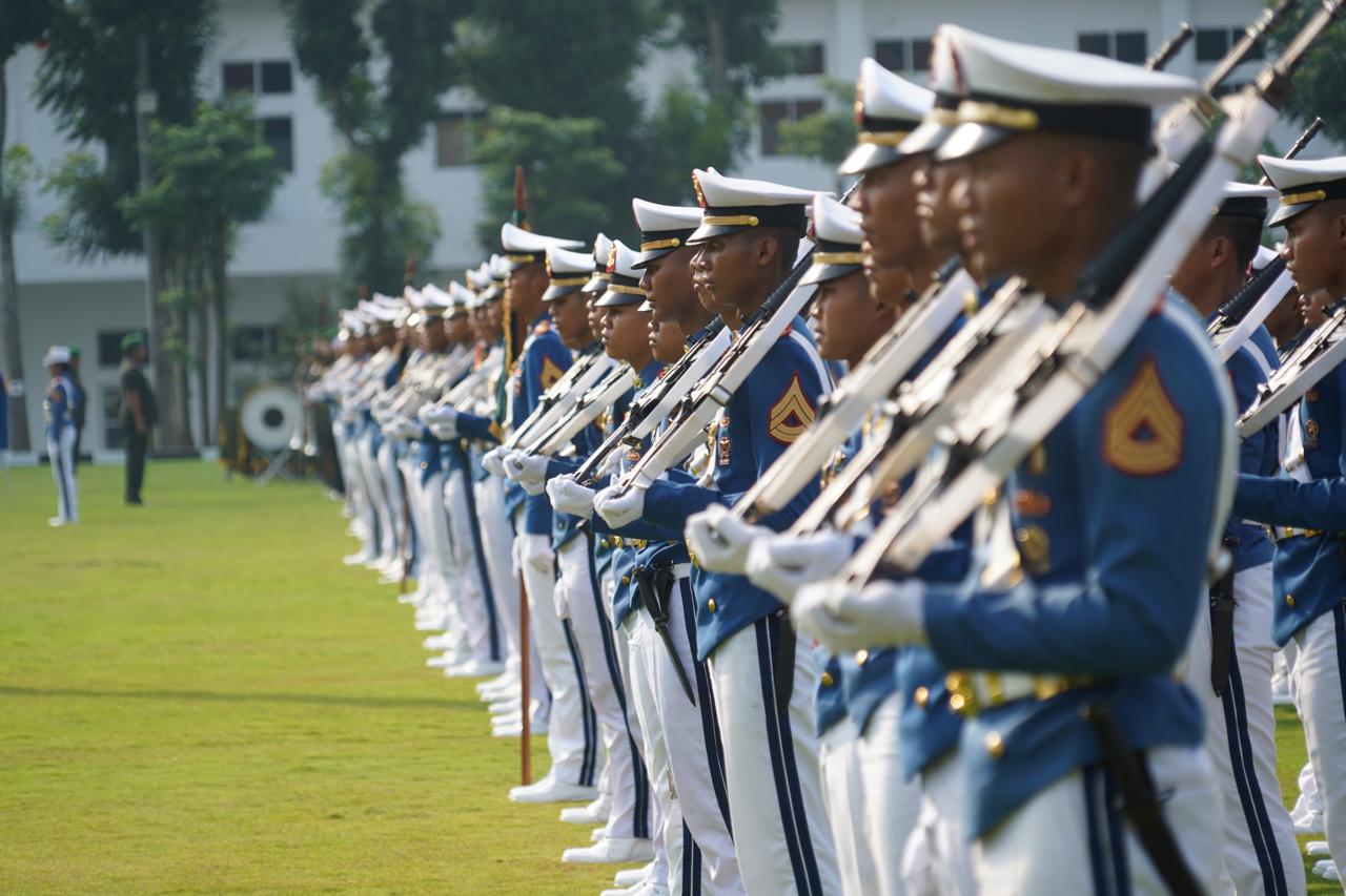 Serah Terima Jabatan Komandan Resimen Taruna Akademi Militer Serah Terima Jabatan Komandan Resimen Taruna Akademi Militer