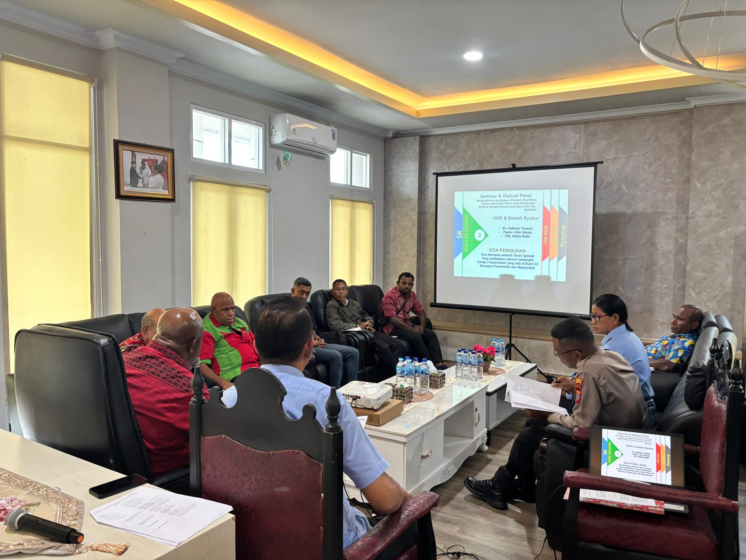 Kapolres Maybrat Diwakili Wakapolres Hadiri Rapat Perdana, Siap Sukseskan HUT ke-74 Theofani di Bumi A3 Kapolres Maybrat Diwakili Wakapolres Hadiri Rapat Perdana, Siap Sukseskan HUT ke-74 Theofani di Bumi A3