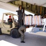 Panglima TNI Kirim Pasukan Terpilih Bantu Penyaluran Makanan Ditengah Gempuran  Rudal  Israel di Gaza