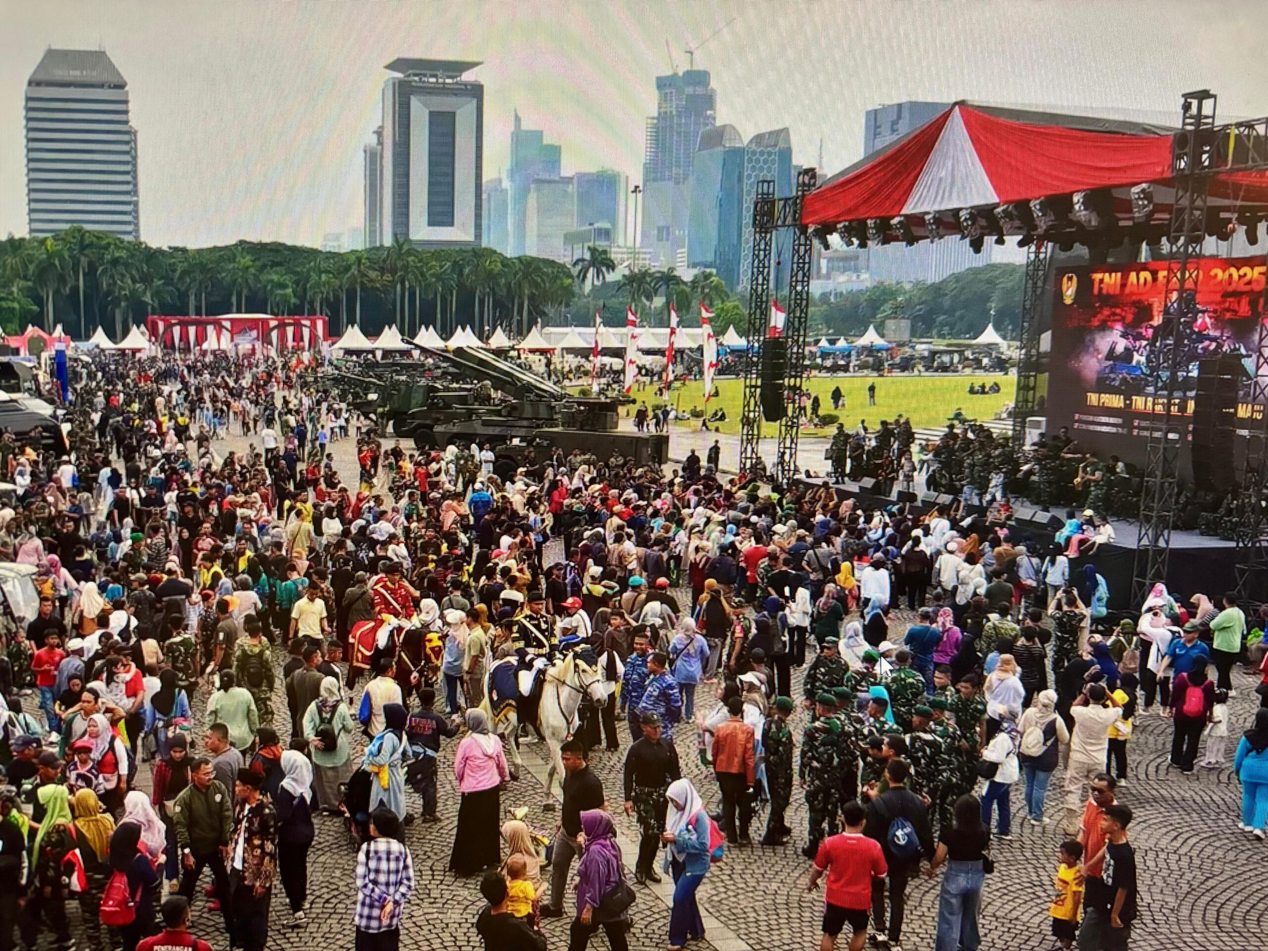 Hari Pertama TNI AD Fair 2025, Stand Rekrutmen Prajurit Jadi Magnet Pangunjung