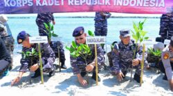 KKRI Bentuk Generasi Muda Cinta Bahari dan Tangguh Bela Negara di KRI Banjarmasin-592