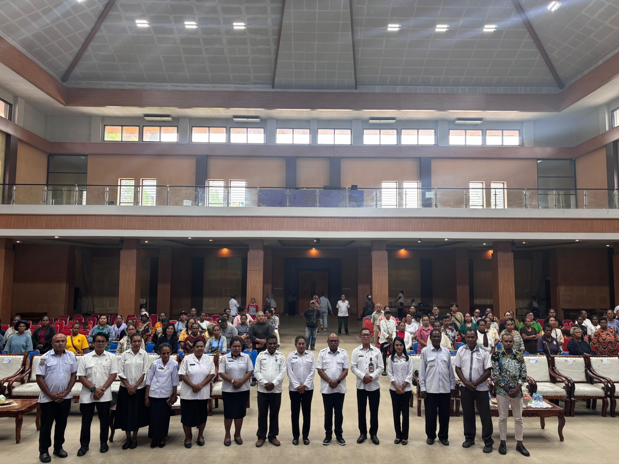 Walikota Sorong Serahkan Bantuan Modal Usaha Mikro untuk 100 Pelaku Usaha, Dorong Ekonomi Daerah Maju Walikota Sorong Serahkan Bantuan Modal Usaha Mikro untuk 100 Pelaku Usaha, Dorong Ekonomi Daerah Maju