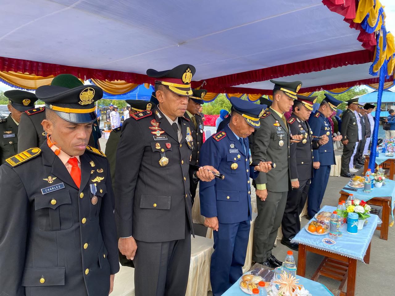 Kenang Jasa Para Pahlawan, Kodim 1710/Mimika Bersama Satuan TNI Di Mimika Gelar Upacara Tabur Bunga Dalam Rangka HUT Ke-80 TNI Tahun 2025 Kenang Jasa Para Pahlawan, Kodim 1710/Mimika Bersama Satuan TNI Di Mimika Gelar Upacara Tabur Bunga Dalam Rangka HUT Ke-80 TNI Tahun 2025