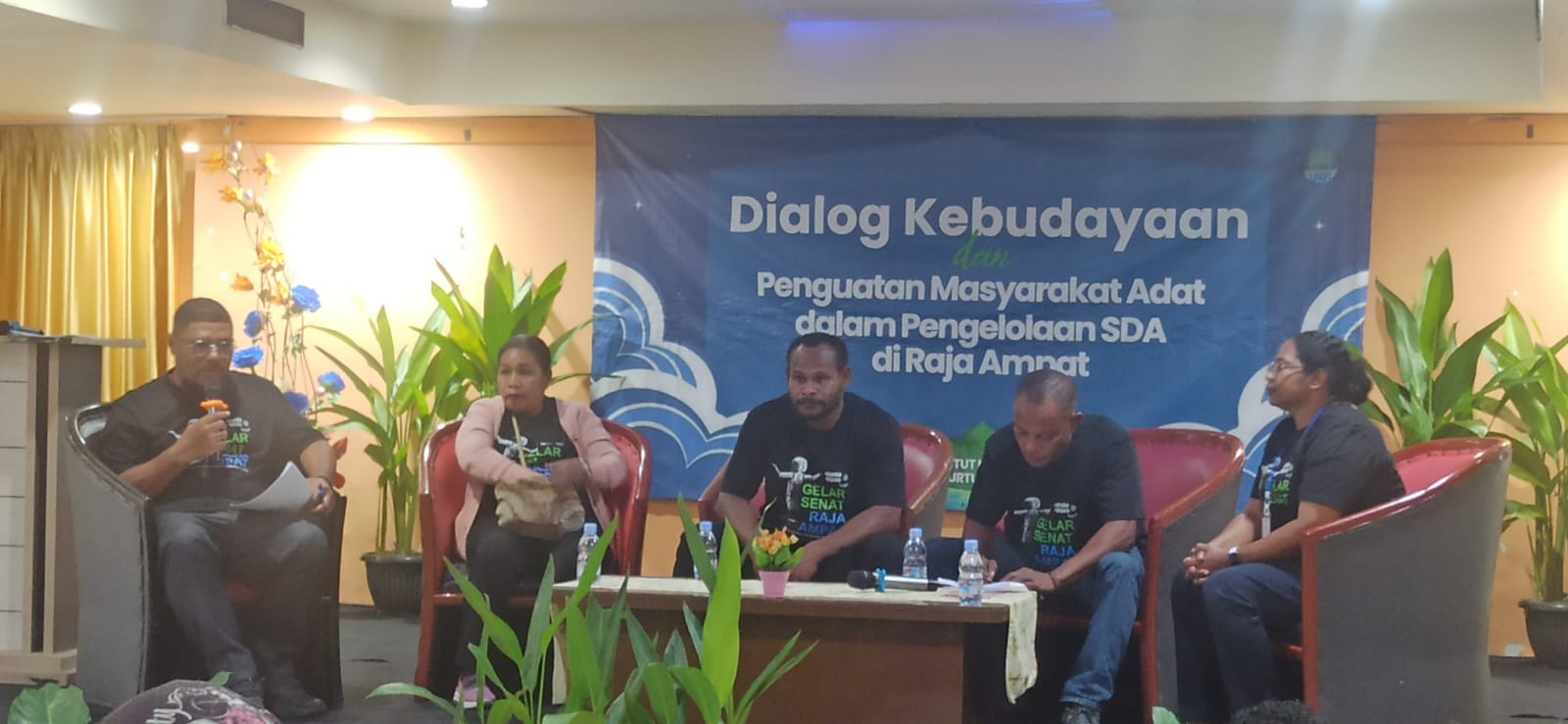 Masyarakat Adat Raja Ampat Desak Presiden Prabowo Tutup Tambang Nikel: Jaga Warisan Leluhur dan Kelestarian Alam Masyarakat Adat Raja Ampat Desak Presiden Prabowo Tutup Tambang Nikel: Jaga Warisan Leluhur dan Kelestarian Alam