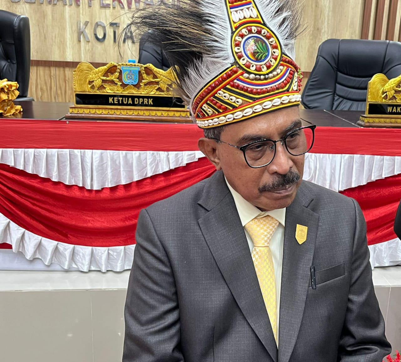 John E. Lewerissa Resmi Pimpin DPR Kota Sorong Periode 2024-2029 John E. Lewerissa Resmi Pimpin DPR Kota Sorong Periode 2024-2029