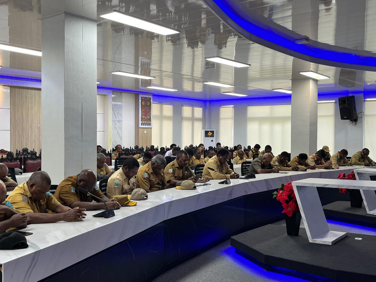 Rapat Ke-3 Persiapan HUT ke-74 Theofani, Pemkab Maybrat Tekankan Penguatan Keamanan dan Kolaborasi Lintas Sektor Rapat Ke-3 Persiapan HUT ke-74 Theofani, Pemkab Maybrat Tekankan Penguatan Keamanan dan Kolaborasi Lintas Sektor