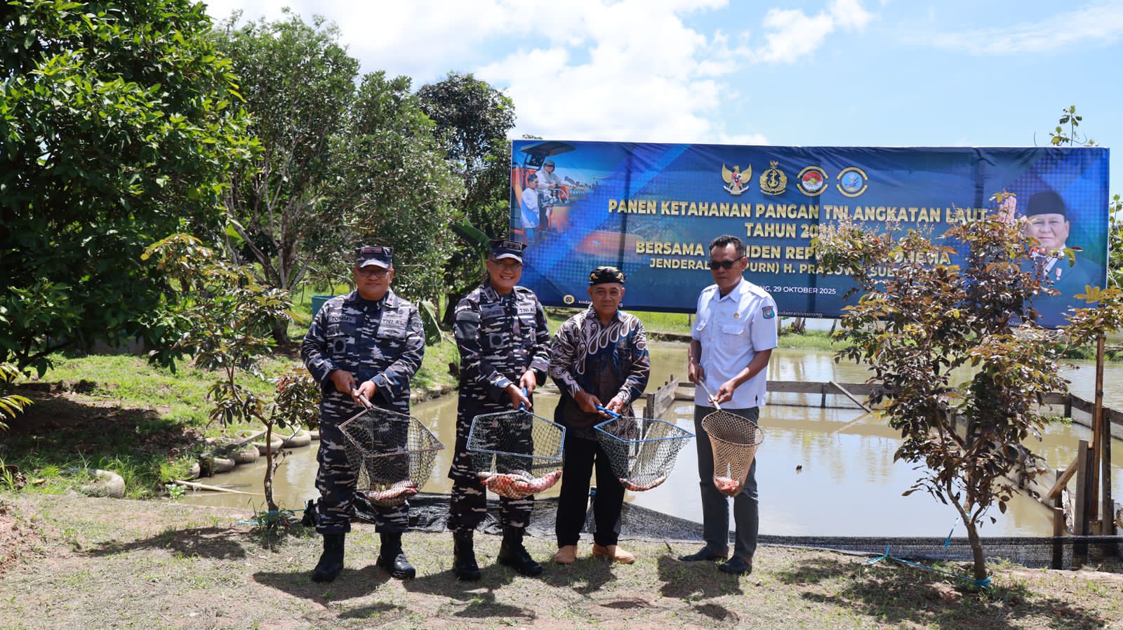 Dukung Kesejahteraan Masyarakat, Kodaeral XIV Gelar Panen Raya TNI AL Serentak Tahun 2025 Dukung Kesejahteraan Masyarakat, Kodaeral XIV Gelar Panen Raya TNI AL Serentak Tahun 2025