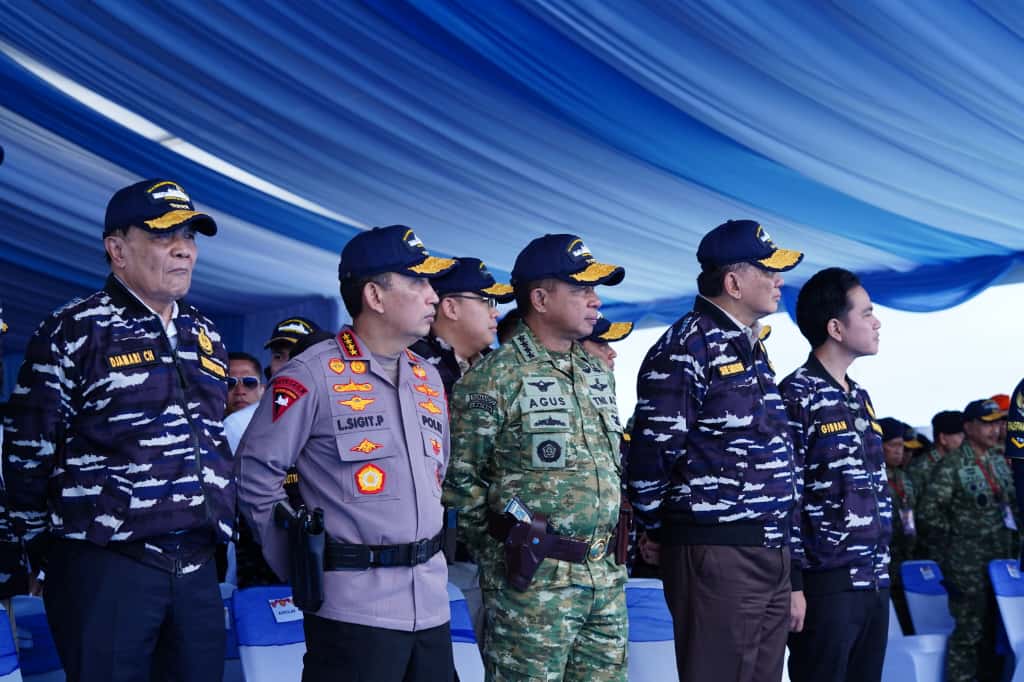 Panglima TNI Dampingi Presiden RI pada Presidential Inspection HUT ke-80 TNI di Teluk Jakarta