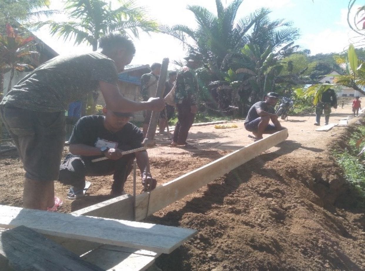 Satgas TMMD 126 Lanjutkan Tahapan Awal Pembangunan Jalan di Kampung Babak