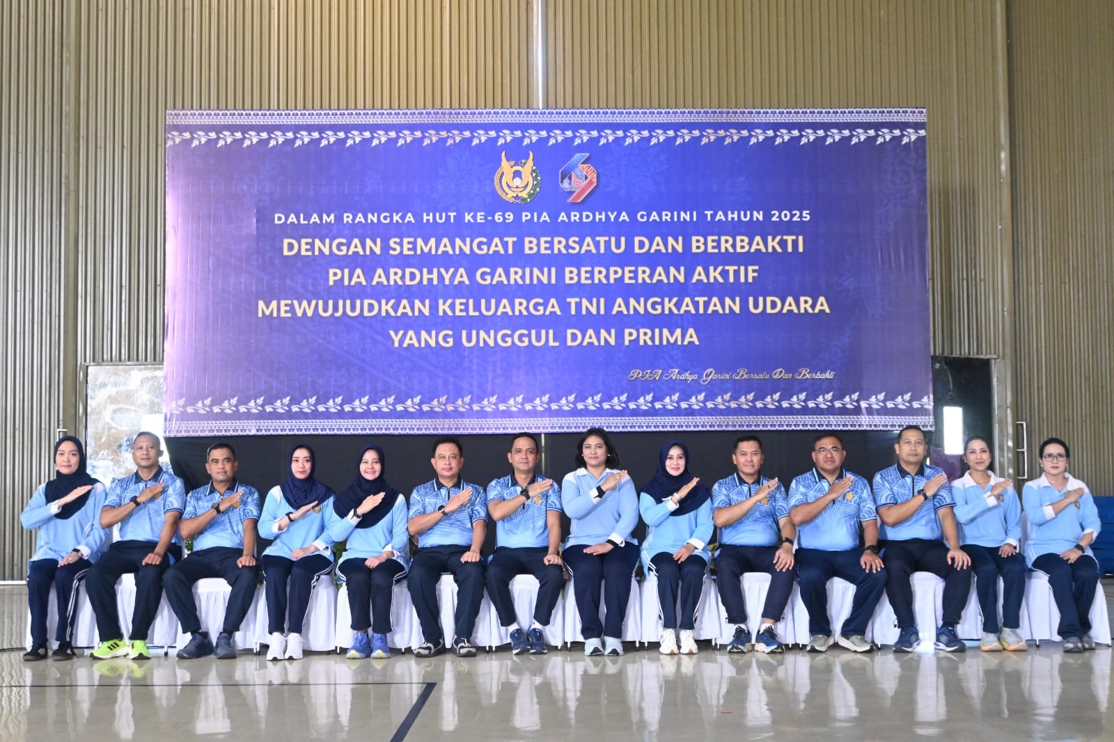 Danlanud Sultan Hasanuddin Hadiri Olahraga Bersama Dalam Rangka HUT Ke-69 PIA Ardhya Garini