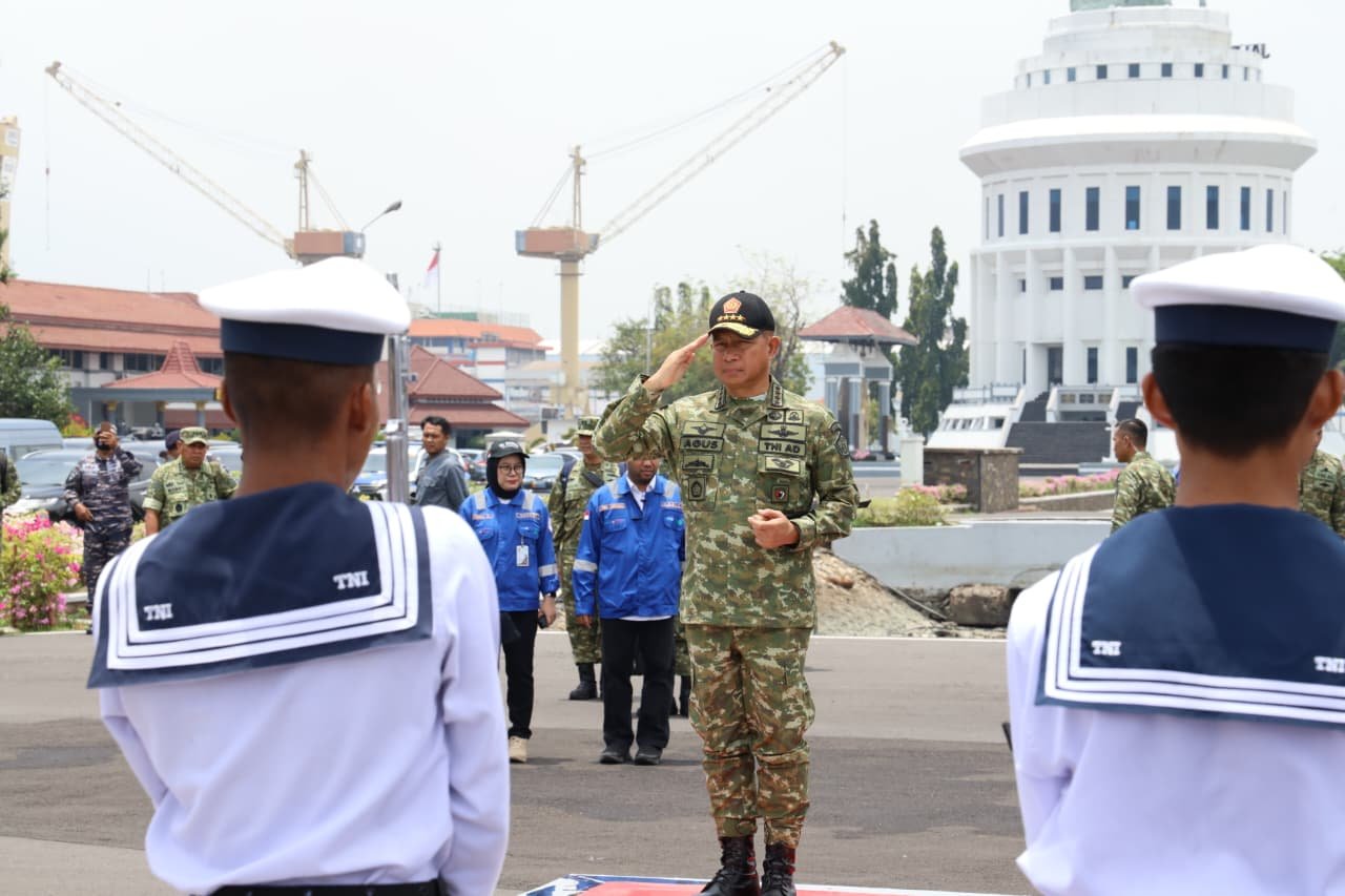 Panglima TNI Dampingi Menhan RI Saksikan Uji Penembakan Torpedo Kapal Selam Otonom Buatan Anak Bangsa