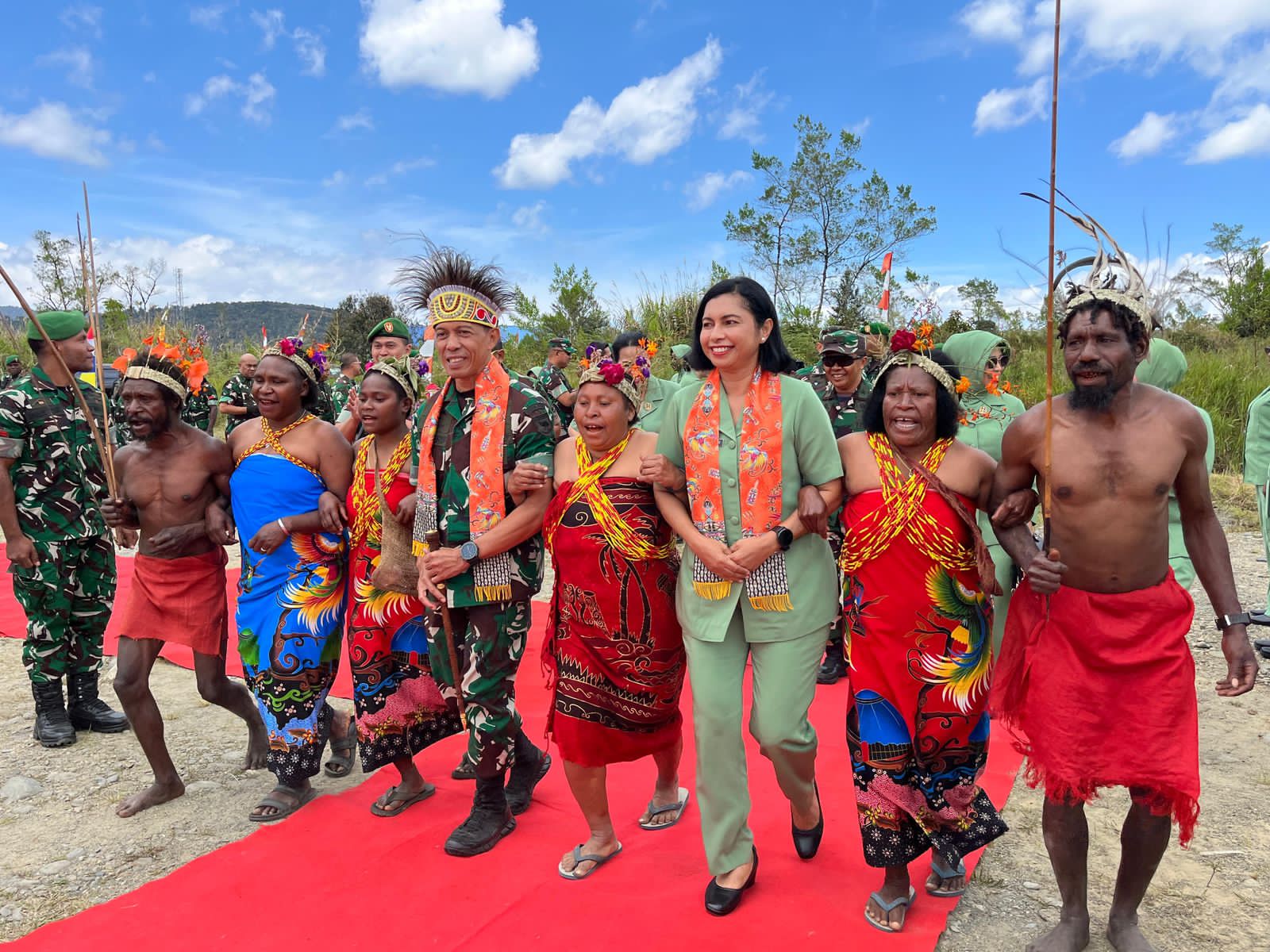 Pangdam Kasuari Kunjungi Kodim 1812/Pegaf Jadilah Penggerak, Bukan Penonton Perubahan dan Jadikanlah Diri Berarti di Tempat Bertugas