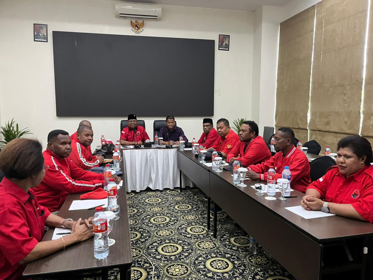 Samsudin Anggiluli Resmi Pimpin DPD PDI Perjuangan Papua Barat Daya Periode 2025-2030, Siapkan Konverda di Kota Sorong Samsudin Anggiluli Resmi Pimpin DPD PDI Perjuangan Papua Barat Daya Periode 2025-2030, Siapkan Konverda di Kota Sorong