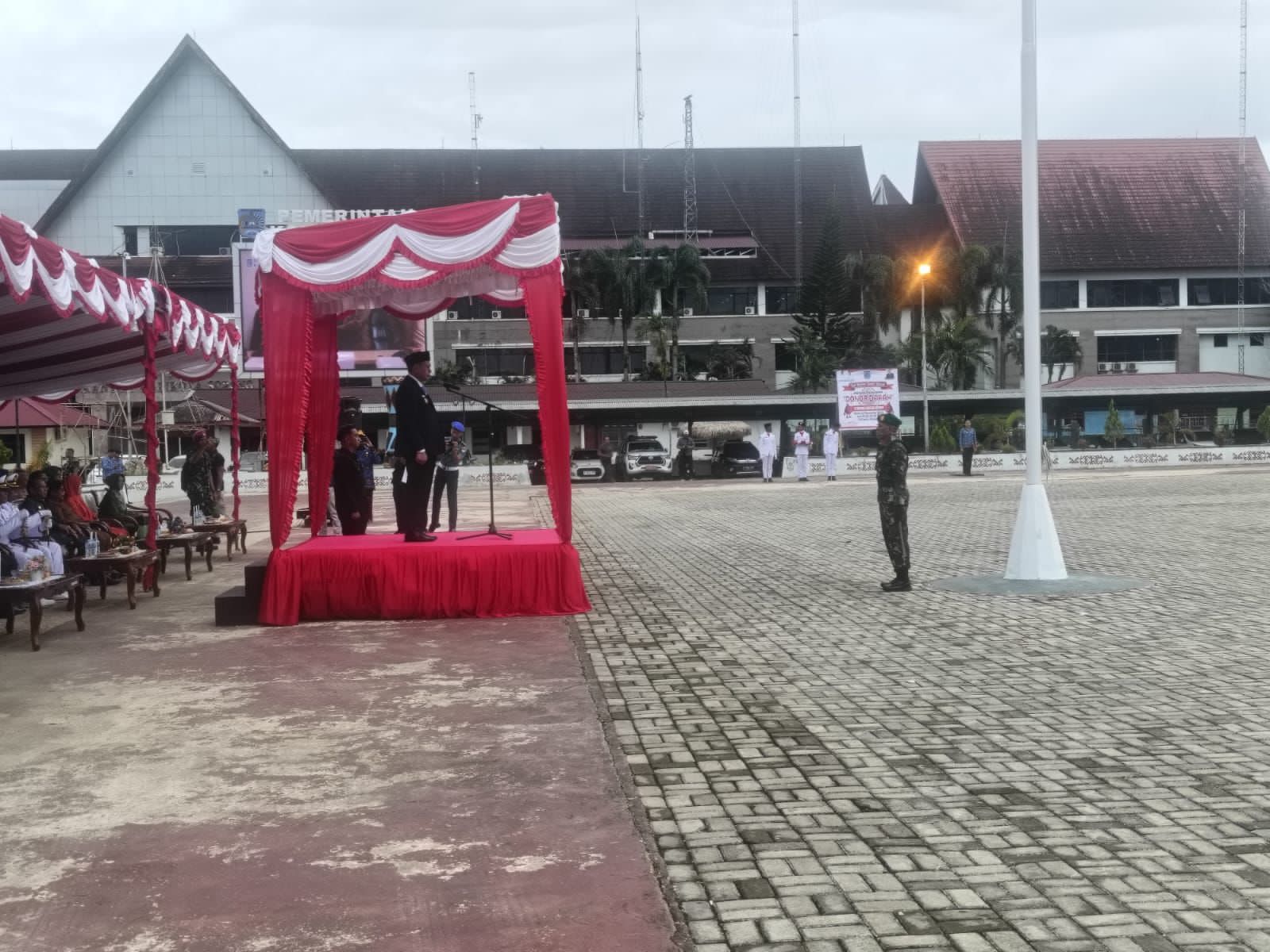 Wagub PBD Pimpin Upacara Hari Pahlawan Nasional ke-80: Kobarkan Semangat Perjuangan, Terus Bergerak untuk Indonesia Maju Wagub PBD Pimpin Upacara Hari Pahlawan Nasional ke-80: Kobarkan Semangat Perjuangan, Terus Bergerak untuk Indonesia Maju