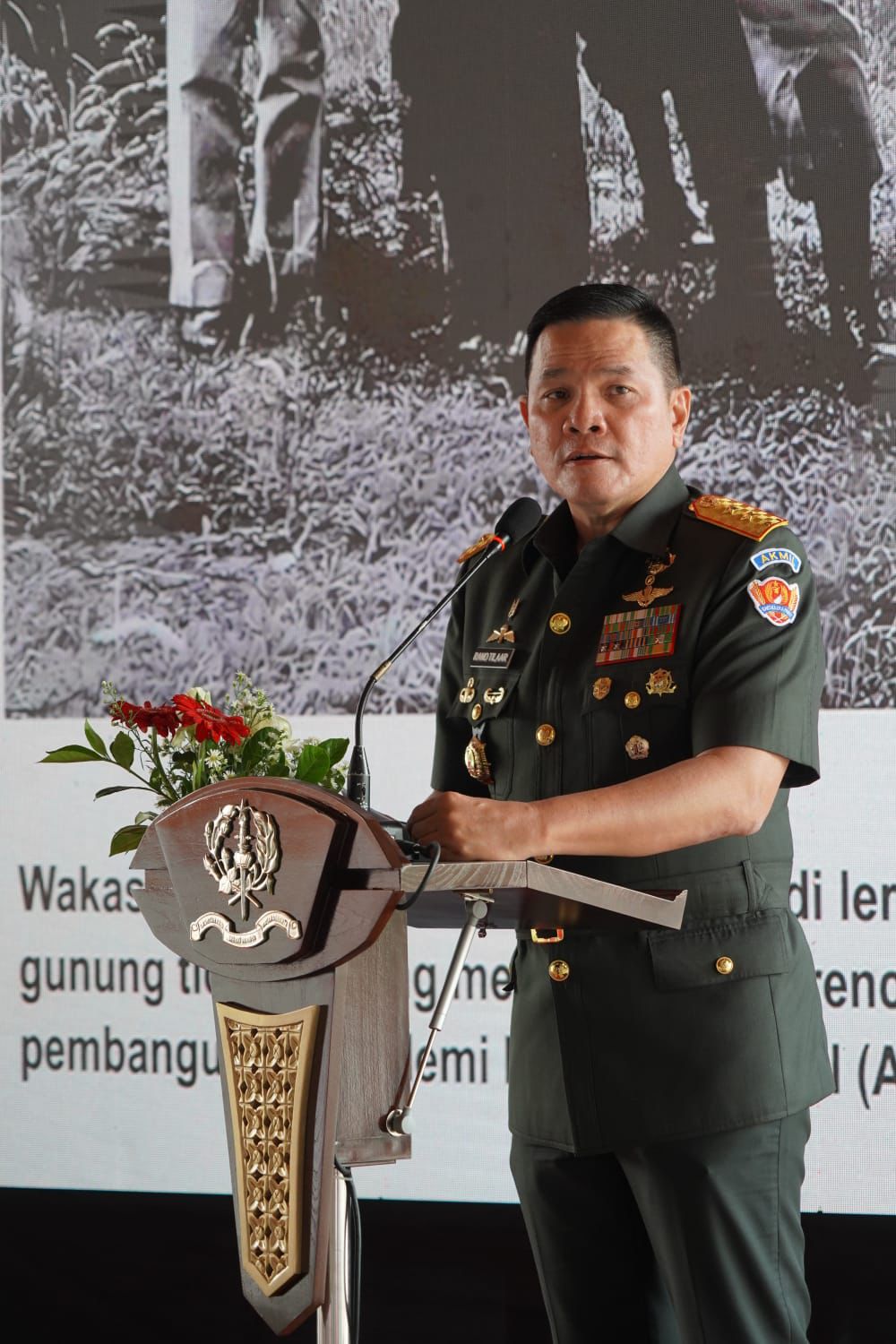 Gubernur Akademi Militer Pimpin Ziarah dan Syukuran HUT ke-68 Akmil Gubernur Akademi Militer Pimpin Ziarah dan Syukuran HUT ke-68 Akmil