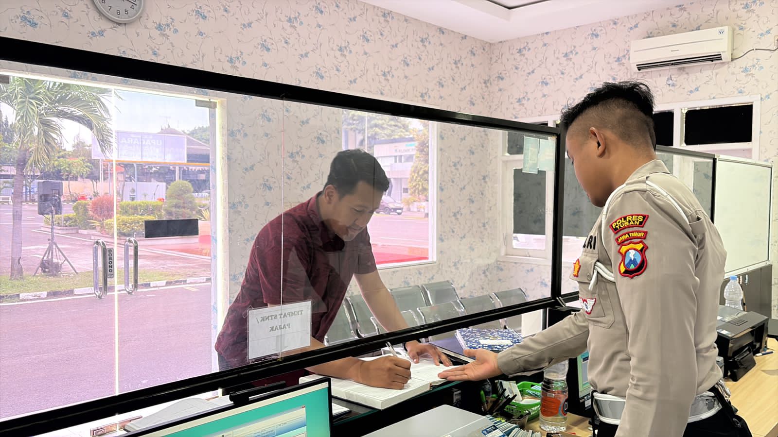 POLANTAS MENYAPA Tekan Angka Pelanggaran Lalu Lintas POLANTAS MENYAPA Tekan Angka Pelanggaran Lalu Lintas