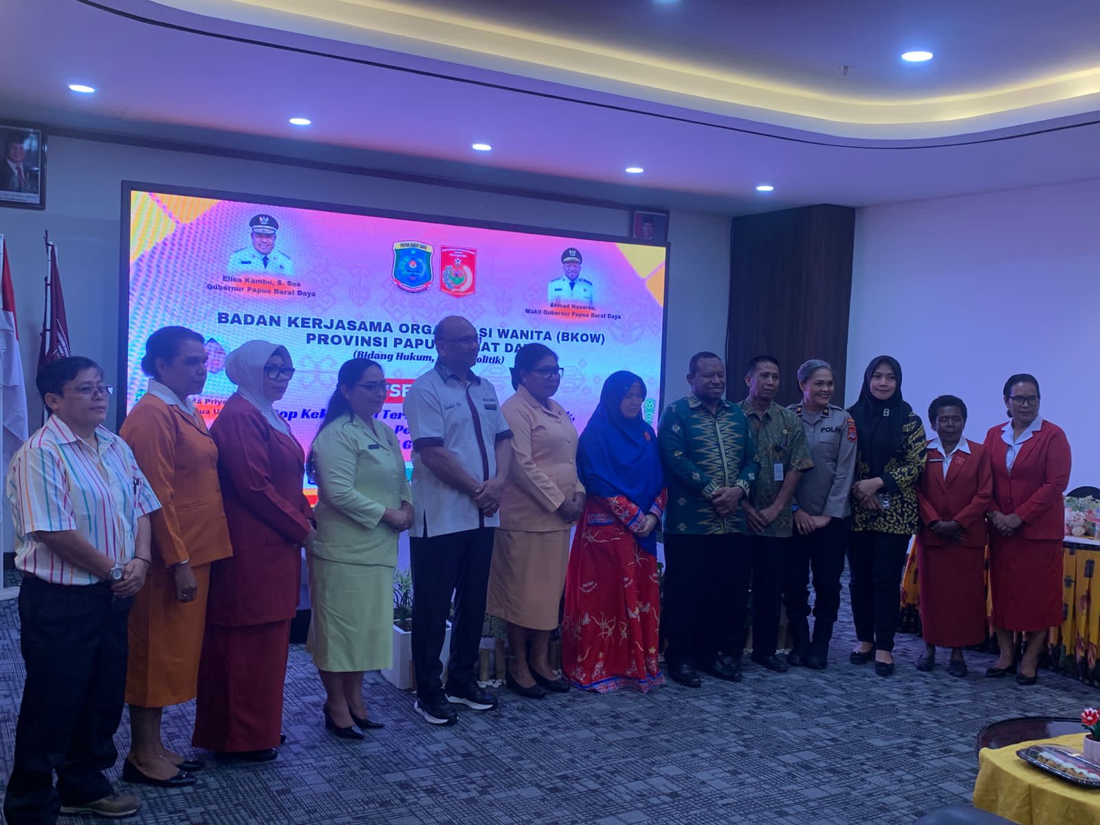 Wagub PBD Buka Seminar BKOW: Stop Kekerasan terhadap Perempuan dan Anak, Wujudkan Perempuan Berdaya Lindungi Generasi Wagub PBD Buka Seminar BKOW: Stop Kekerasan terhadap Perempuan dan Anak, Wujudkan Perempuan Berdaya Lindungi Generasi