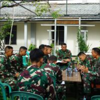 Danyonif 2 Marinir Tekankan Profesionalisme Perwira dalam Morning Briefing di Taman Toga