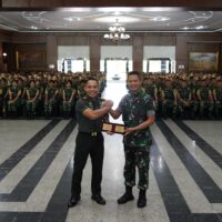 Taruna Akmil Menerima Pembekalan Kepemimpinan Lapangan dari The King of Sparko